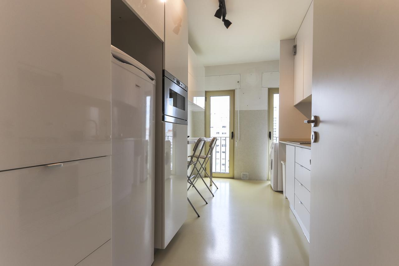 Modern & Bright Avenidas Novas By Homing Lisbon Exterior photo